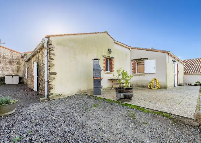 Holiday home La Clé Des Champs *